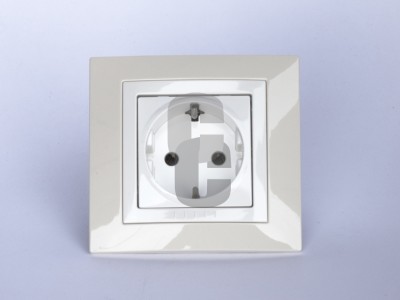 Нови предложения Контакт - Уника - крем                                                                                                                                                                                                                                                                                      